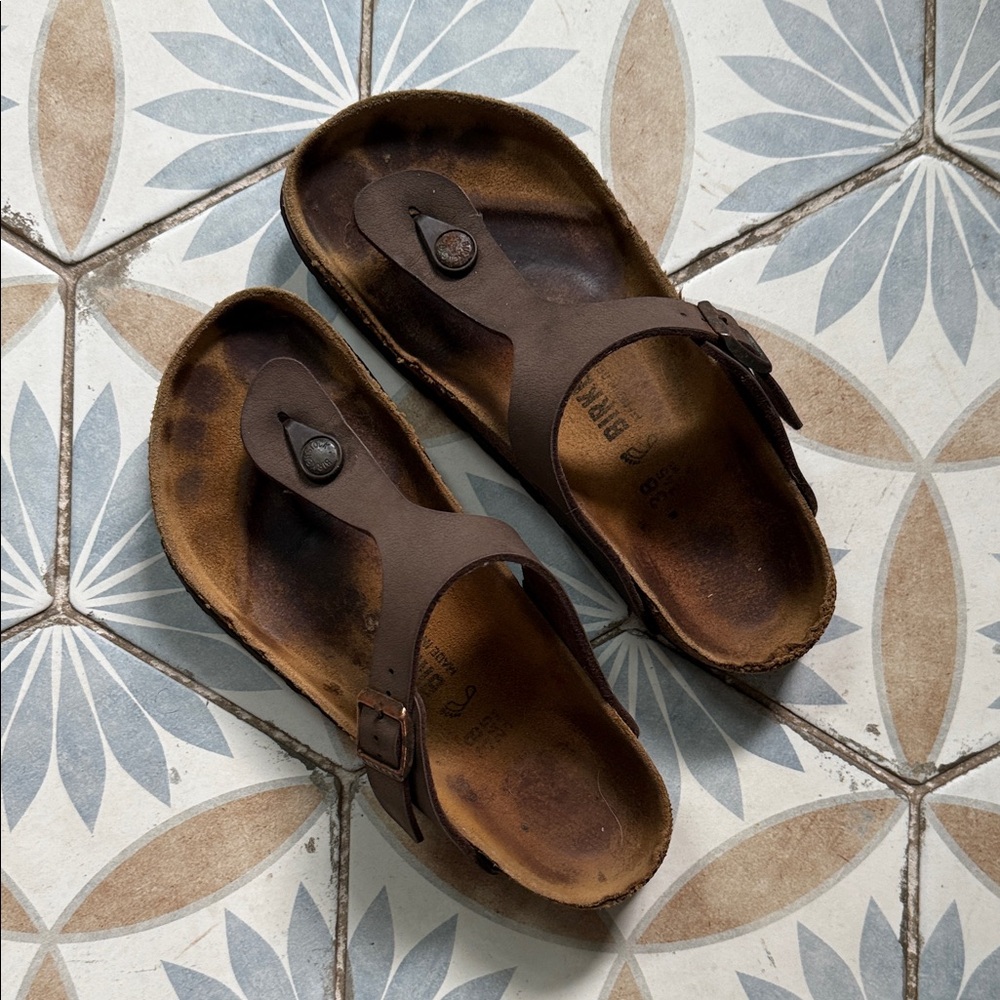 Birkenstock Brown Gizeh Sandals size 38